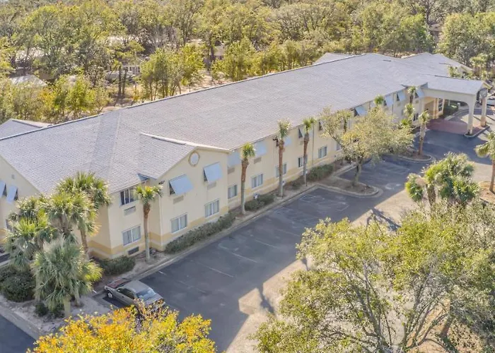 Inn Quality Airport Gulf Shores