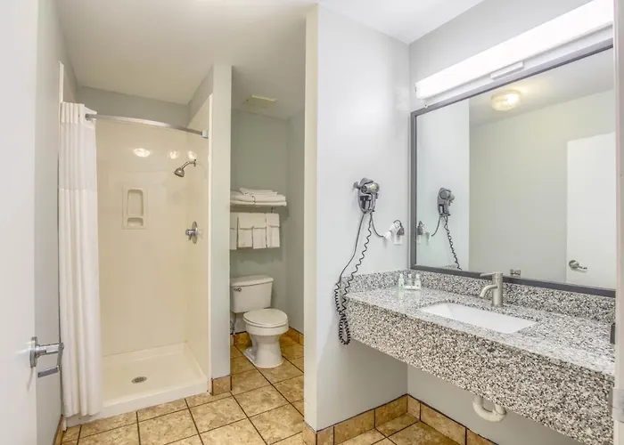 Inn Quality Airport Gulf Shores