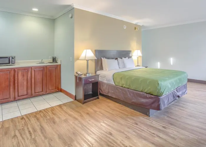Inn Quality Airport Gulf Shores