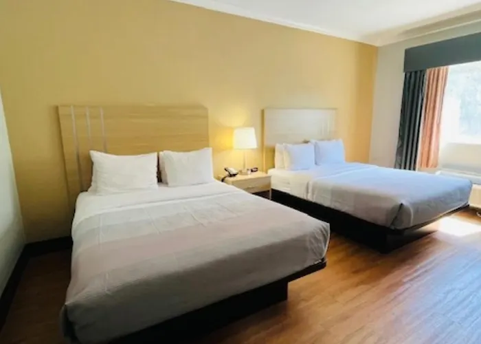 Inn Quality Airport Gulf Shores