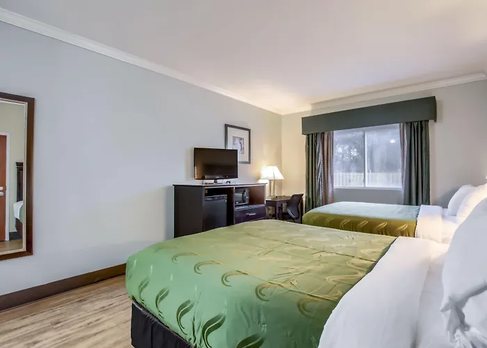 Quality Airport Inn 3*