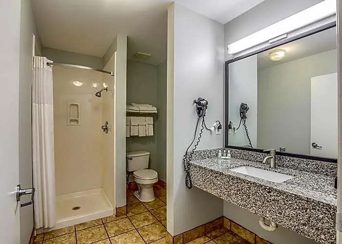 Inn Quality Airport Gulf Shores