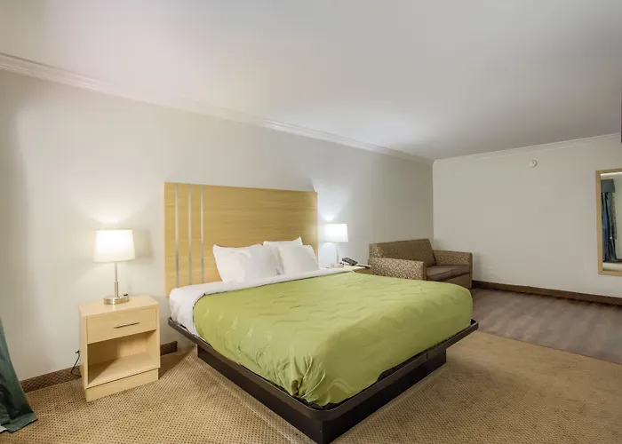 Inn Quality Airport 3*