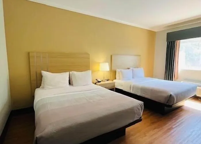 Inn Quality Airport 3*